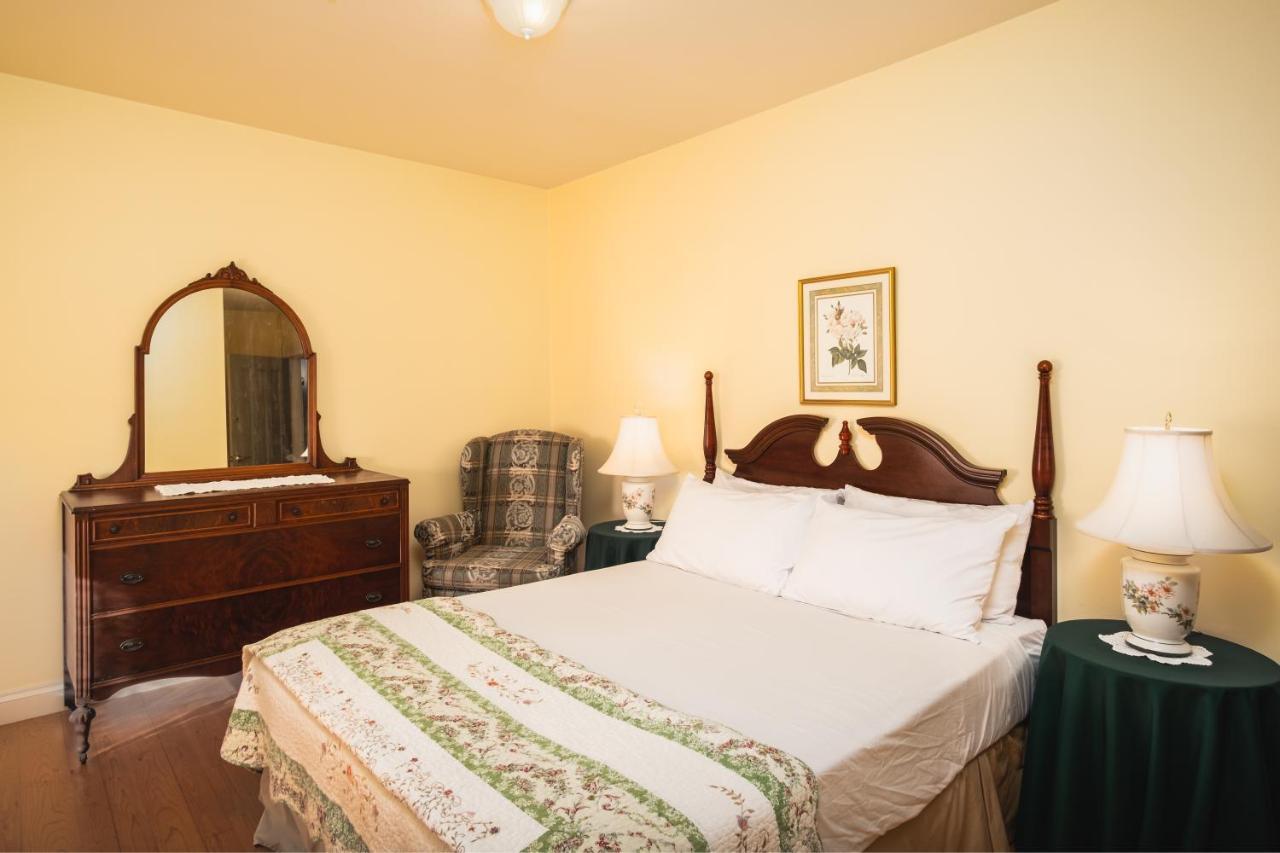 Hillcrest Hall Country 4* Port Hood